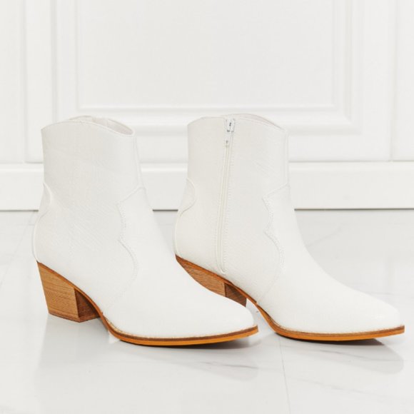 🌟NEW, CHIC*- MMShoes Watertower Town Faux Leather Western Boots OFFERS WELCOME - Picture 5 of 7